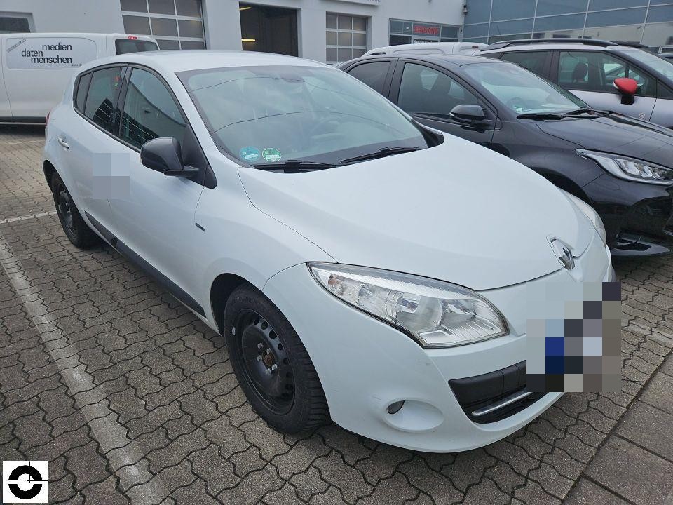 Frontschaden Renault Megane dCi in Karlsruhe-Grünwinkel