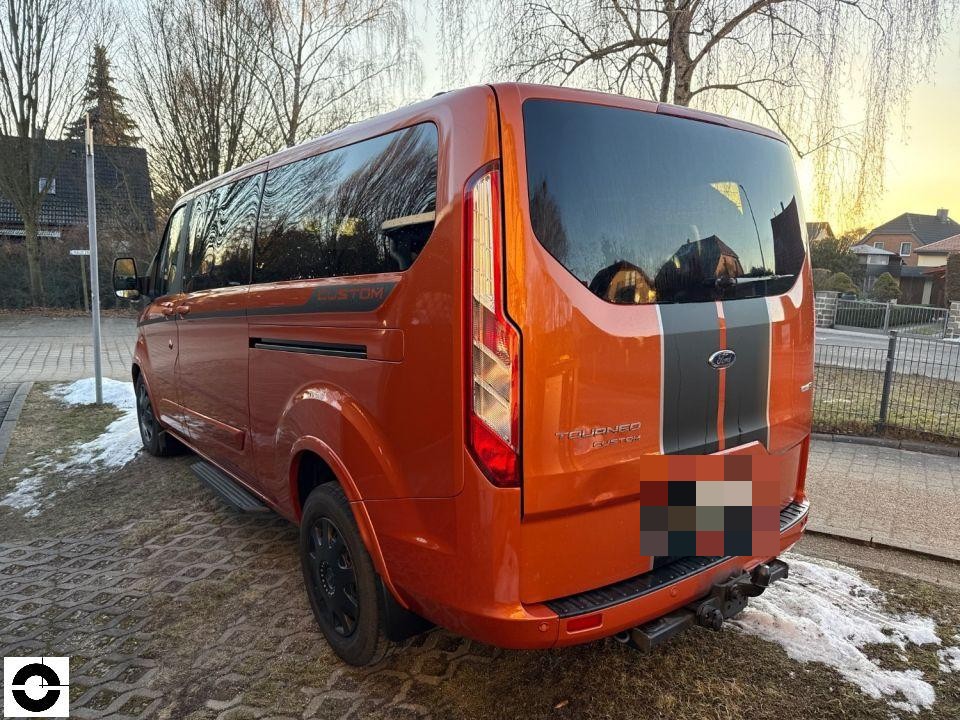 Heckschaden Ford Tourneo Custom in Berlin-Friedrichshain