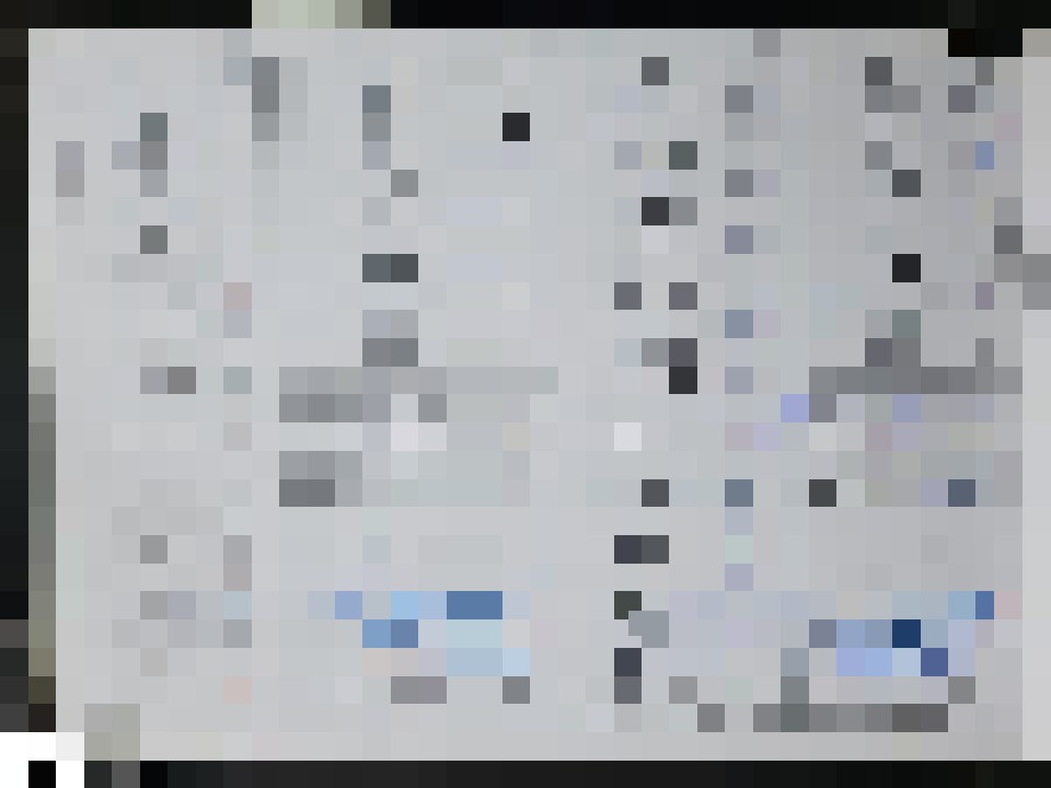 Dokument/Formular, stark verpixelt, Text nicht lesbar