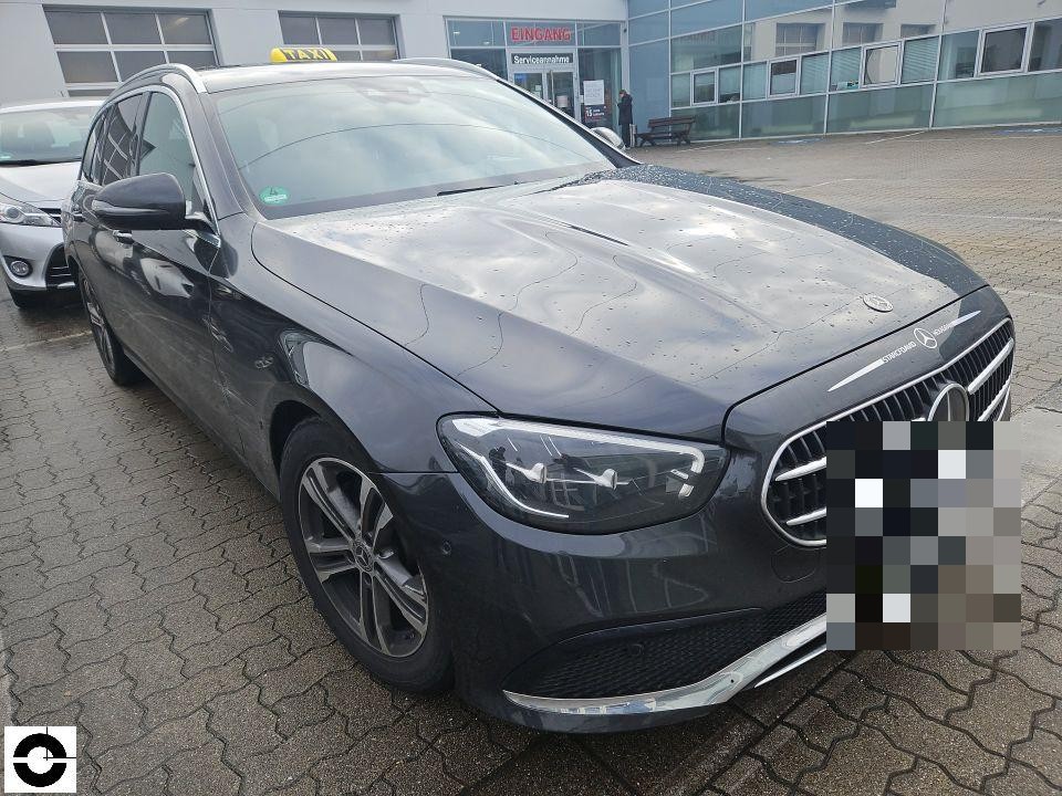 Seitenschaden Mercedes-Benz E 220d T in Karlsruhe-Durlach