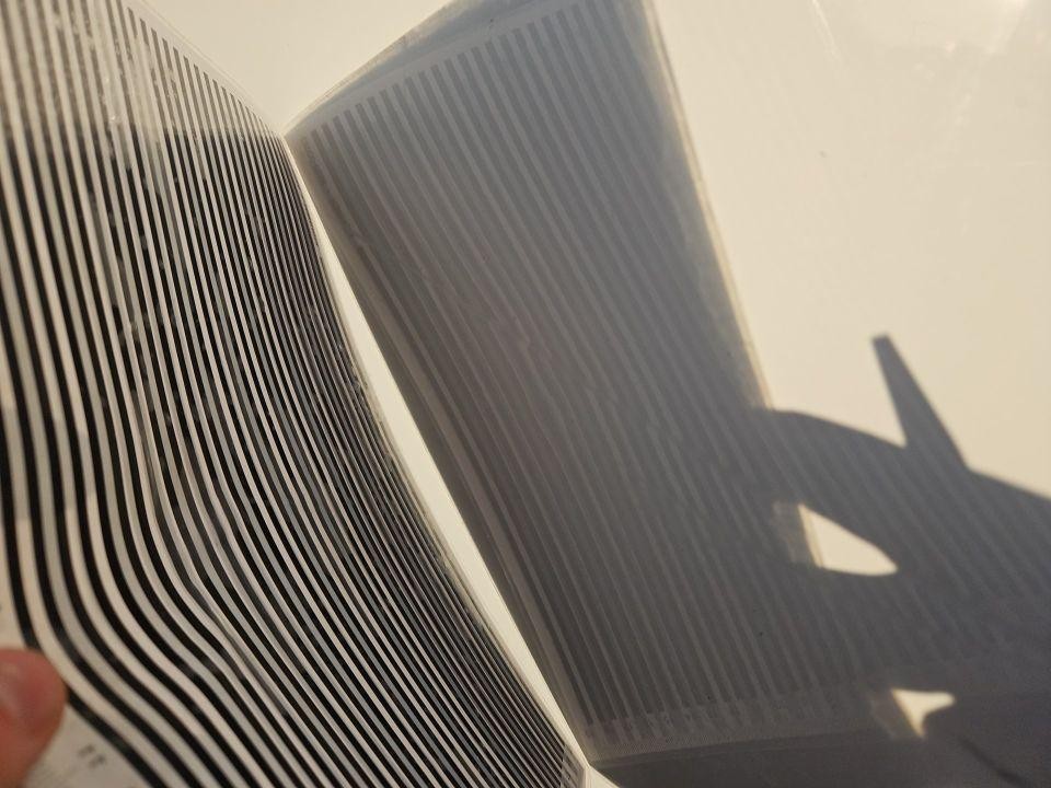 Flexibles Flachbandkabel/Leiterbahn, vermutlich aus Fahrzeugelektronik