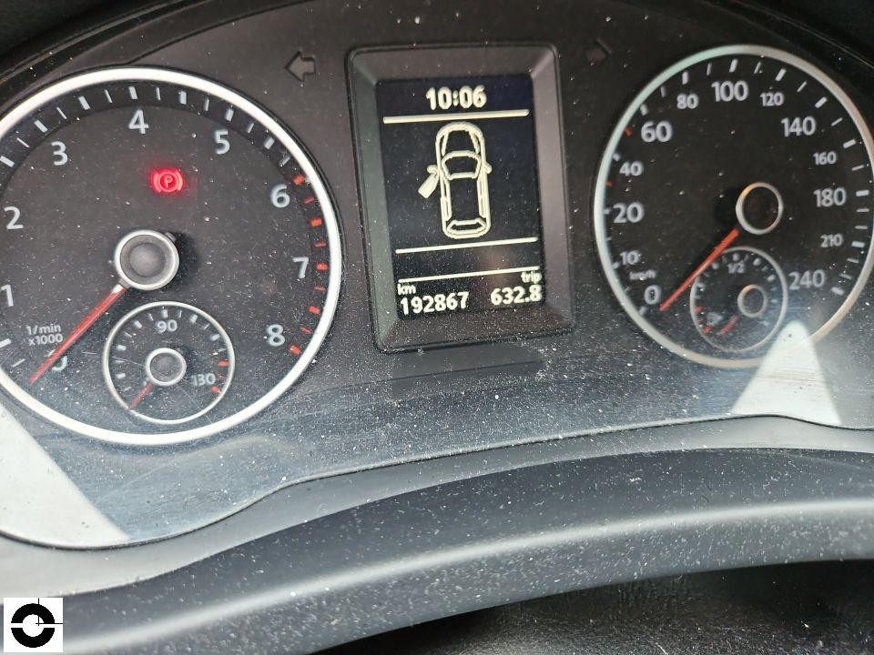 Kombiinstrument mit Tacho, Drehzahlmesser, Kilometerstand 192867 km, Uhrzeit 10:06