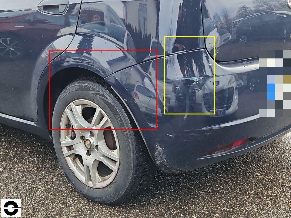 Hinterer linker Kotflügel mit Delle und Lackschaden, Stoßstange beschädigt