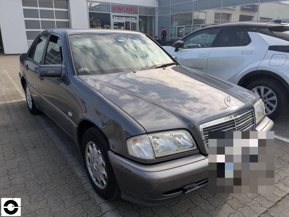 Totalschaden Mercedes-Benz C200 in Eggenstein-Leopoldshafen
